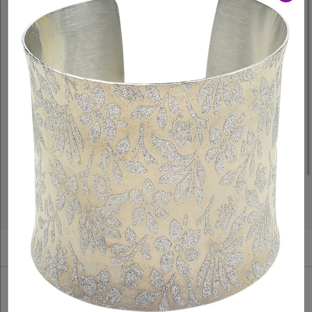 Pink Box-etched sparkle floral design stainless steel cuff-Beautiful!! NWT - Picture 2 of 9
